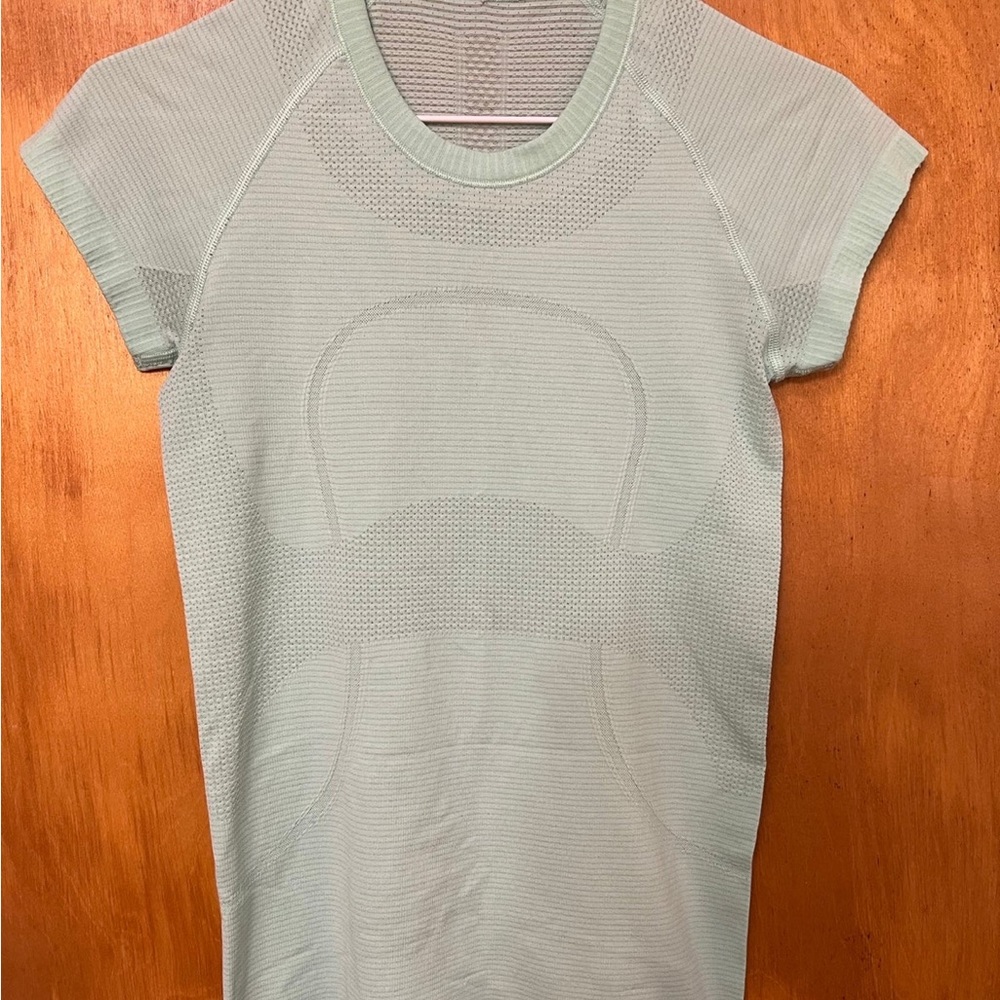 Lululemon swiftly tech short sleeve